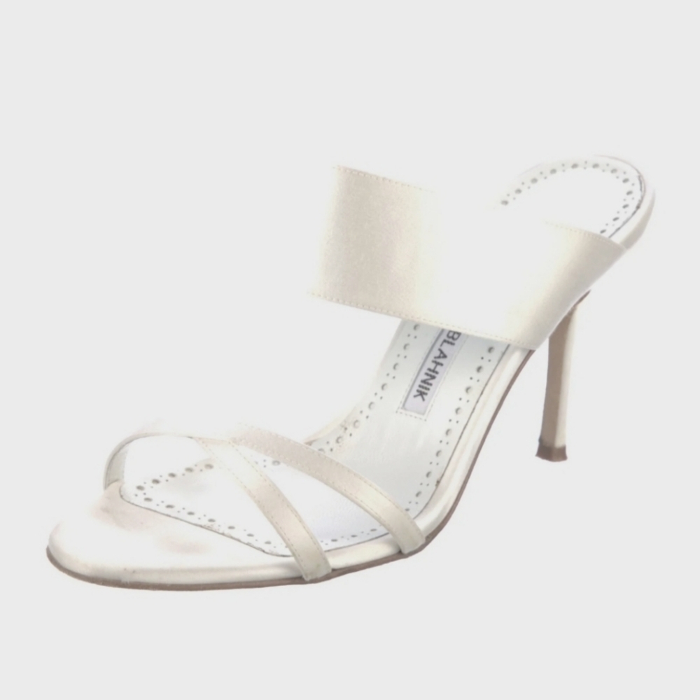 Manolo Blahnik Gueypla wedding satin heels designer party prom